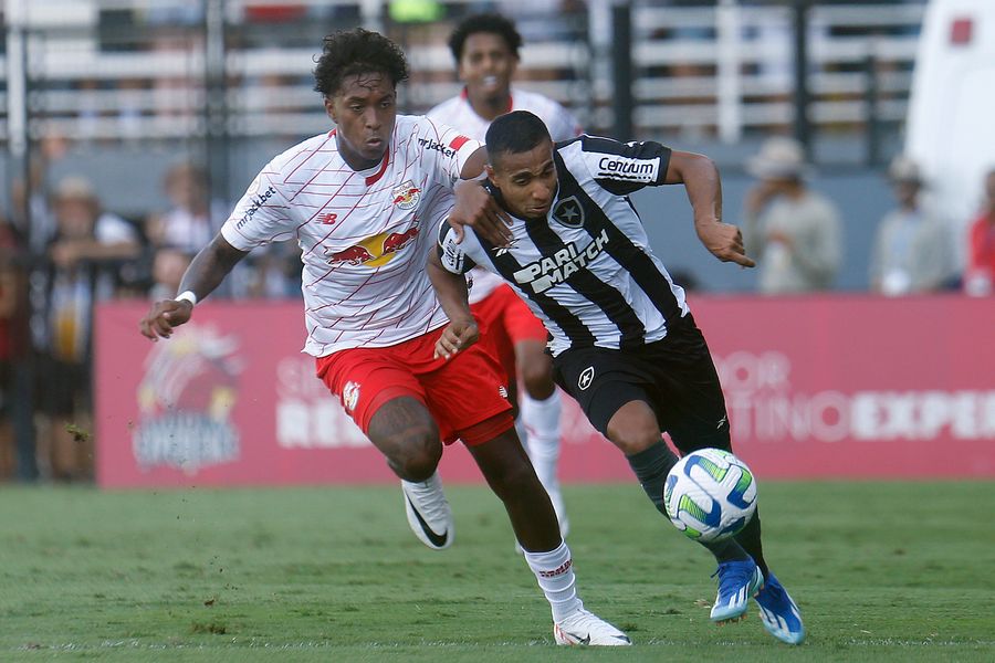 Caixinha salva um ponto nos descontos: RB Bragantino empata Botafogo (2-2)